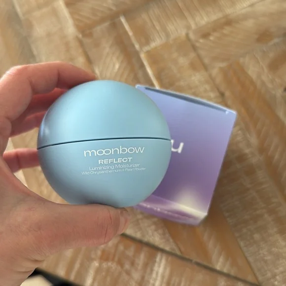 Reflect Luminizing Moisturizer - Moonbow - Picture 6 of 6